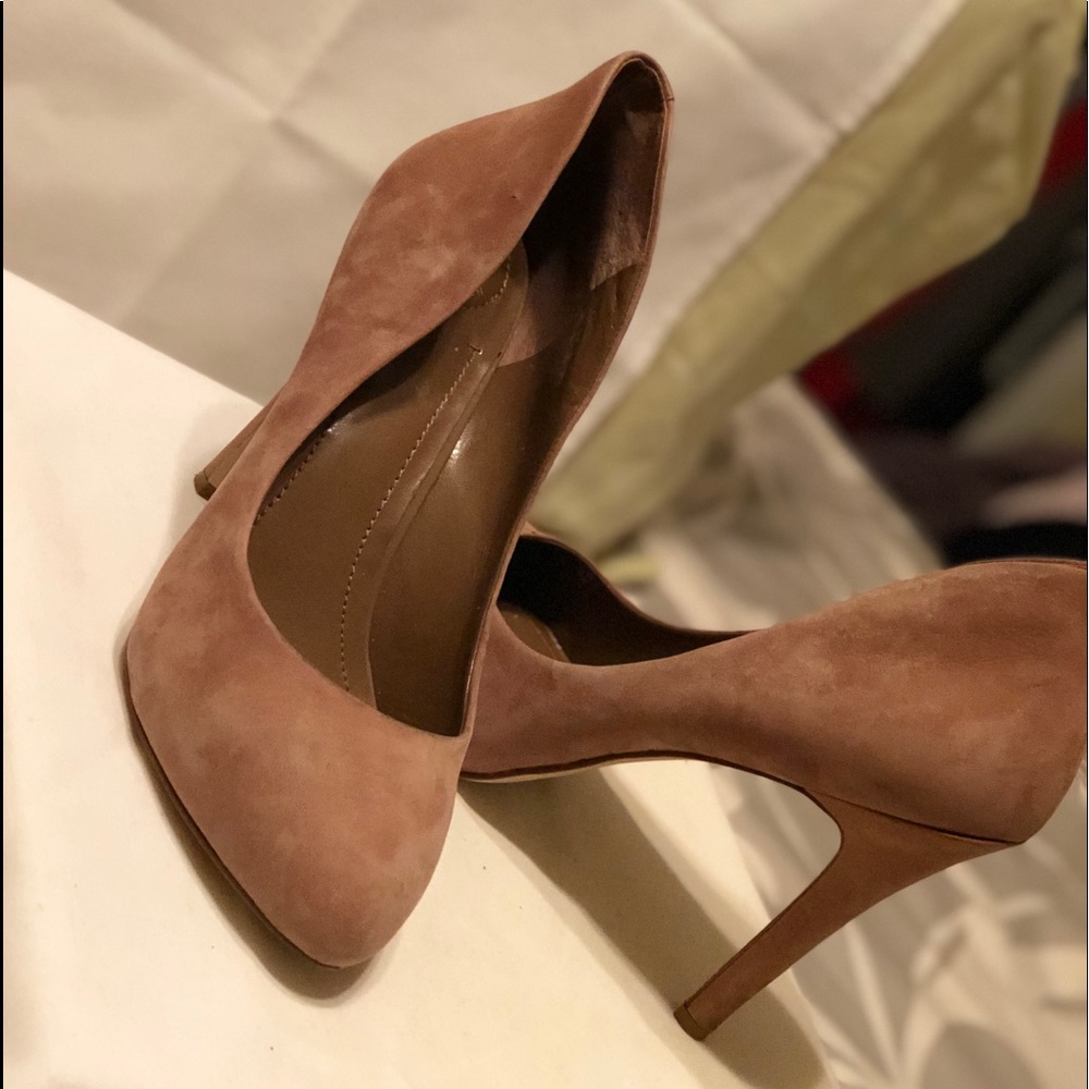 BCBGIRLS TAN PUMPS